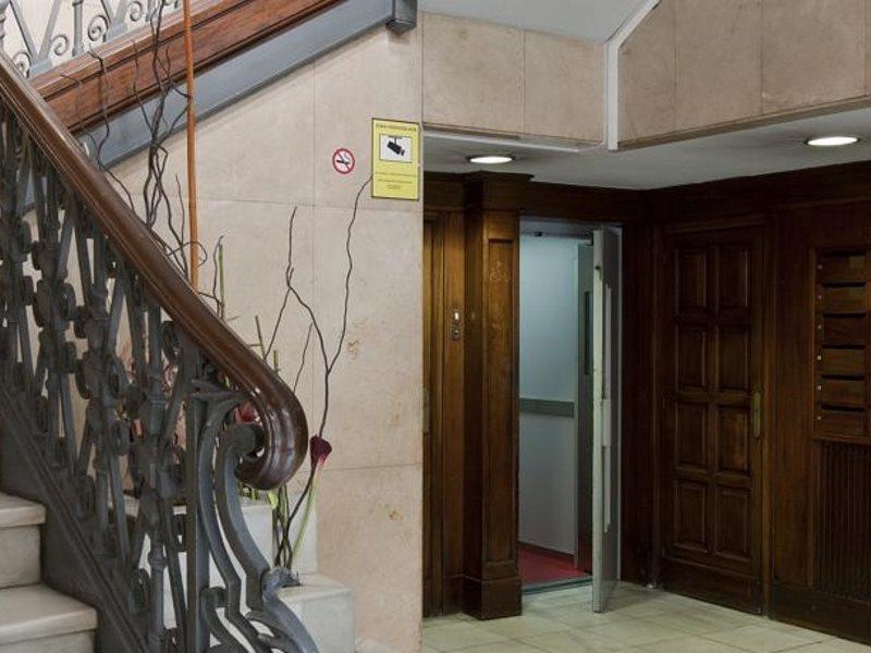 Amister Apartments Barcelona Exteriör bild